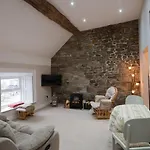 Charming 2 Bed Centre Donegal Town