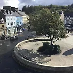 Charming 2 Bed Centre *