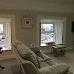 Charming 2 Bed Centre