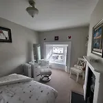Charming 2 Bed Centre 度假居