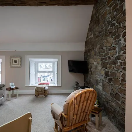 Charming 2-bed In Centre Donegal Town