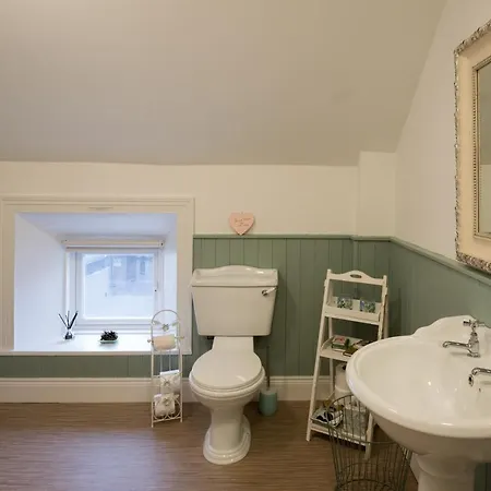 بيت للعطل Charming 2 Bed Centre *