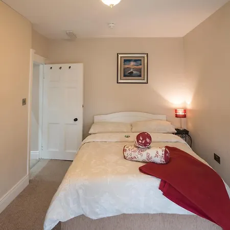 Charming 2-bed In Centre Donegal Town