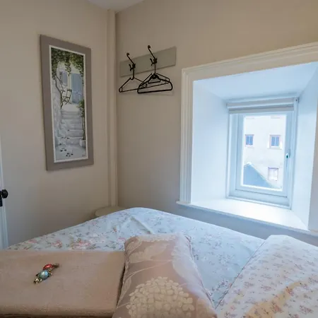 Charming 2 Bed Centre * Donegal Town