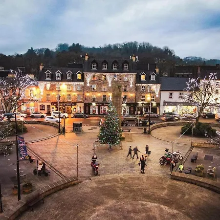 Charming 2-bed In Centre