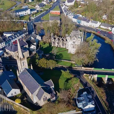 Charming 2-bed In Centre *