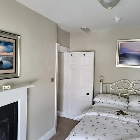 Semesterbostad Charming 2-bed In Centre Donegal Town