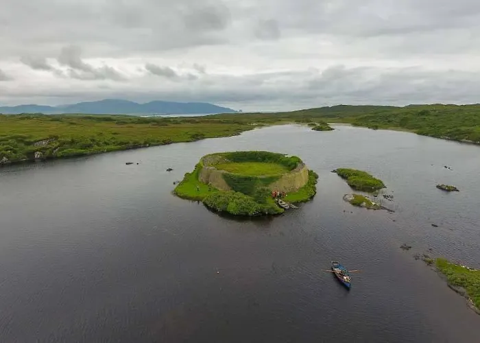 Charming 2 Bed Centre *