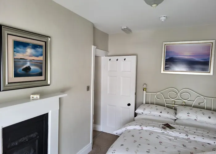 Дом отдыха Charming 2 Bed Centre Донегол